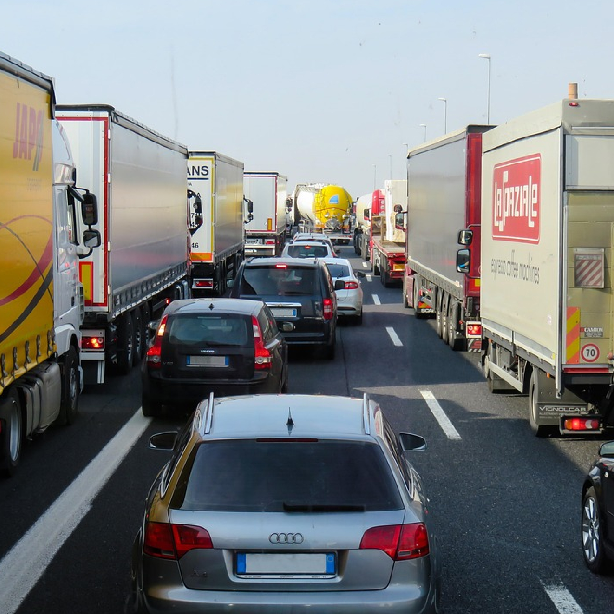 Más Allá de la Vía: Los Desafíos Psicosociales que Enfrentan los Conductores de Transporte